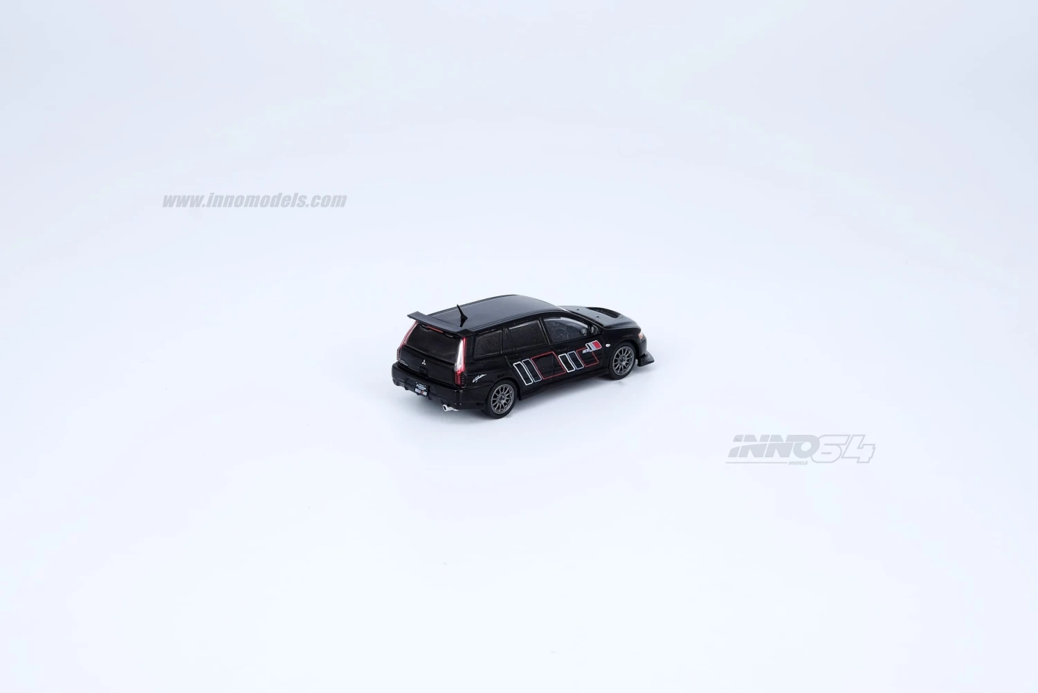 INNO Models 1:64 Mitsubishi Lancer EVO IX Wagon Ralliart Black 4 INNO Models 1:64 Mitsubishi Lancer EVO IX Wagon Ralliart Black - Image 2