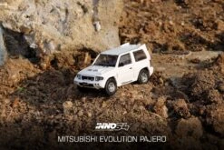 INNO Models 1:64 Mitsubishi Pajero In White With Extra Wheel Set
