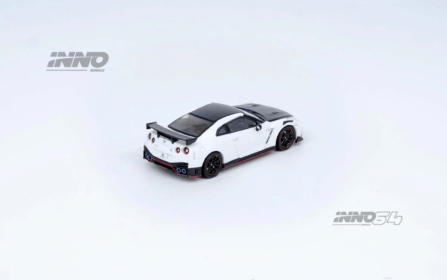 *PREORDER* INNO64 1:64 Nissan GT-R (R35) NISMO In White 6 *PREORDER* INNO64 1:64 Nissan GT-R (R35) NISMO In White - Image 4