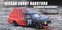 1/64 INNO NISSAN SUNNY HAKOTORA 09 RACING DECEPCIONEZ (Special Packaging And Key Chain Gift Included) -Model Cars Houston 6 6 40968.1670569436