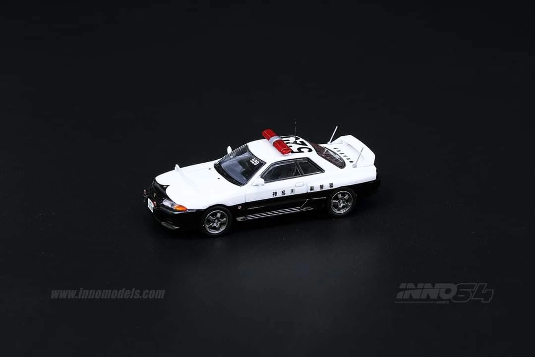 INNO Models 1:64 Nissan Skyline GTR R32 Police Car 5 INNO Models 1:64 Nissan Skyline GTR R32 Police Car - Image 3